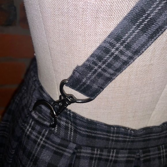 Hot Topic Black And Gray Plaid Pleated Skirt With Suspenders Size Small - Picture 6 of 7